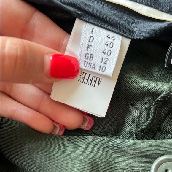 Moschino • Green pleated cropped ankle trousers - Picture 5 of 10